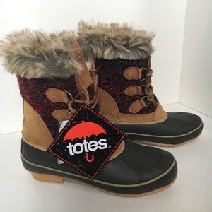 Winter duck boots! New with tags. So cute!